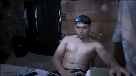 milk_boy25 online show from October 7, 2025, 6:49 pm