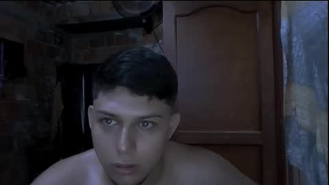 milk_boy25 online show from October 23, 2025, 9:46 pm