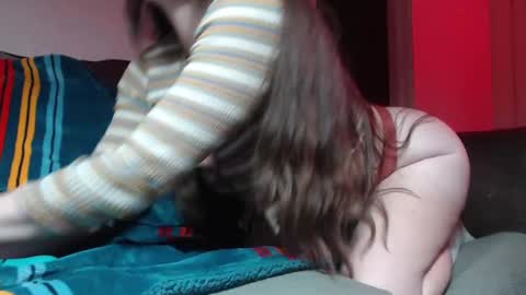 Snapshot of milknhunnny chatting on January 24, 2025, 5:53 am milknhunnny online show from January 24, 2025, 5:53 am