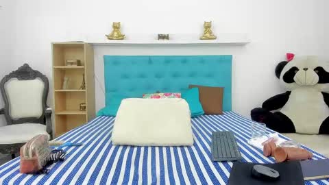 milky_emma online show from January 16, 2025, 12:09 pm