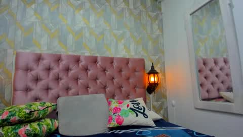 milky_lau_18 online show from February 1, 2025, 6:32 am