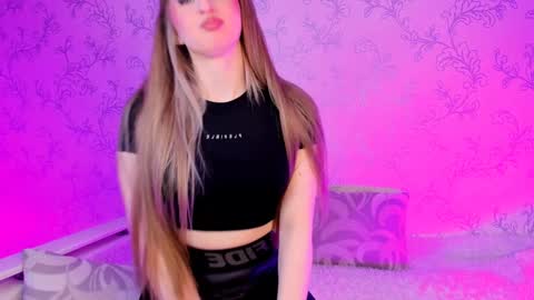 Snapshot of milky_waybaby chatting on December 26, 2024, 5:26 am Vivian online show from December 26, 2024, 5:26 am