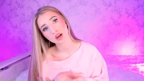 Snapshot of milky_waybaby chatting on January 10, 2025, 8:18 am Vivian online show from January 10, 2025, 8:18 am