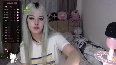 Snapshot of milkybunnyy chatting on November 3, 2025, 5:42 am  Novaleigh Nyan  online show from November 3, 2025, 5:42 am