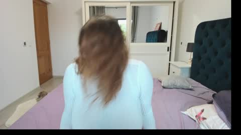 Livia online show from September 12, 2025, 1:33 pm