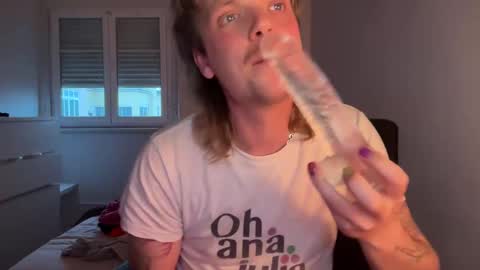 Snapshot of milkymitch chatting on January 5, 2025, 5:30 pm Mimi online show from January 5, 2025, 5:30 pm