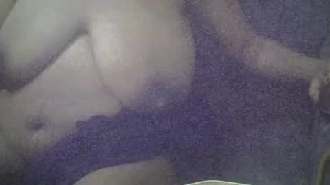 Snapshot of milkymom256 chatting on December 2, 2025, 11:45 pm milkymom256 online show from December 2, 2025, 11:45 pm