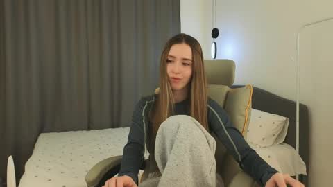 Eva online show from April 3, 2026, 5:27 am