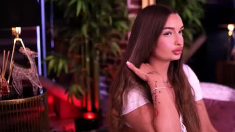 Milla online show from December 20, 2025, 7:37 am