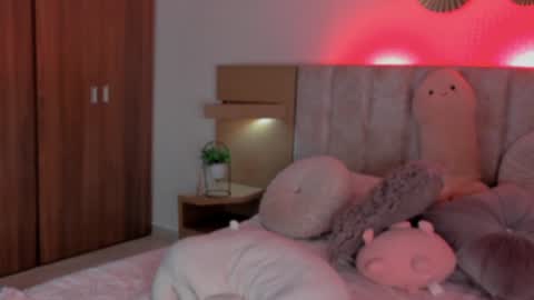 erika rf99 online show from December 6, 2024, 5:53 am