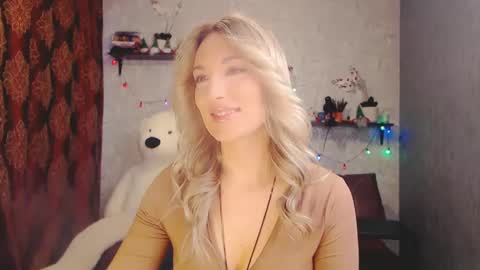 MillaXQueen online show from January 14, 2025, 4:47 am