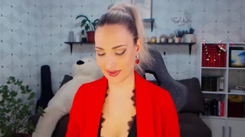 MillaXQueen online show from March 19, 2026, 2:32 pm