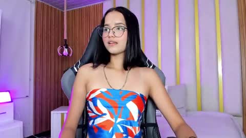 Snapshot of milleamours_ chatting on June 1, 2026, 10:28 am MILLE online show from June 1, 2026, 10:28 am