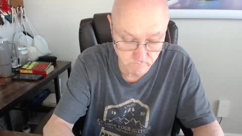 millenium0129 online show from April 10, 2026, 6:23 pm