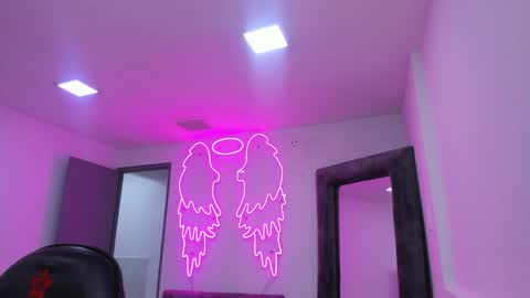 miller_silvana online show from April 15, 2026, 11:50 am