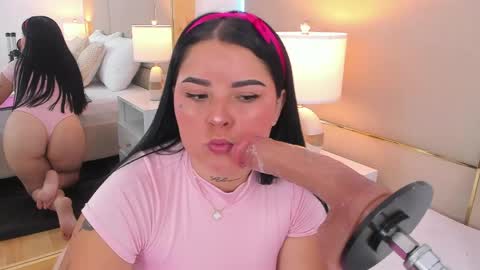Chloe Miller online show from May 6, 2026, 1:38 pm
