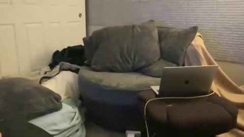 SlimnHungOH online show from December 21, 2024, 11:24 pm