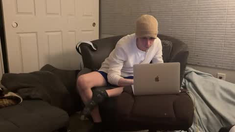 SlimnHungOH online show from December 26, 2024, 11:35 pm