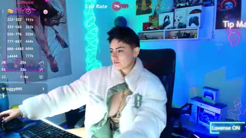 Im girl my name is Johana  online show from September 19, 2025, 10:21 pm