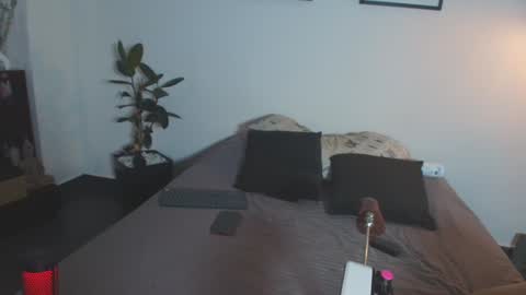 Mila  online show from February 8, 2025, 5:50 pm