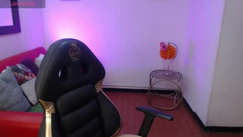 Snapshot of milly_1_ chatting on May 6, 2026, 6:02 pm milly_1_ online show from May 6, 2026, 6:02 pm