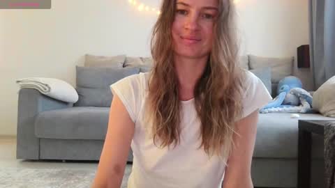 milly_browski online show from October 10, 2025, 1:54 pm