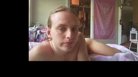 Snapshot of millycums chatting on November 17, 2025, 6:19 am millycums online show from November 17, 2025, 6:19 am