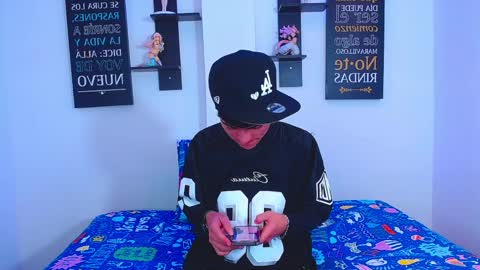 milo hot  online show from March 31, 2026, 8:42 pm