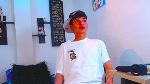 milo hot  online show from April 5, 2026, 2:20 am