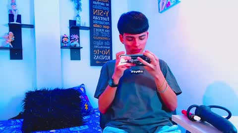 milo hot  online show from April 10, 2026, 11:09 pm