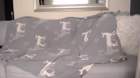 miloslove online show from September 18, 2025, 12:29 pm