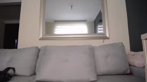 miloslove online show from September 19, 2025, 12:28 pm