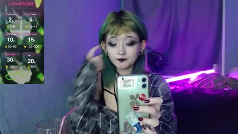 milten_trish online show from March 17, 2026, 10:24 pm