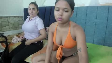milu_18_ online show from November 22, 2025, 11:42 am