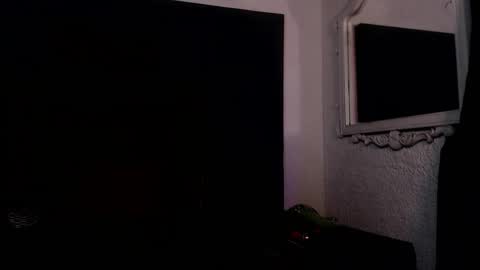 Snapshot of milu_w4llace chatting on January 17, 2026, 7:39 pm Milu Wallace online show from January 17, 2026, 7:39 pm