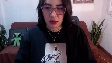 Snapshot of milu_w4llace chatting on March 7, 2026, 11:02 pm Milu Wallace online show from March 7, 2026, 11:02 pm