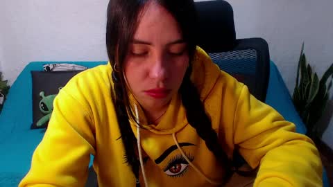 Snapshot of milu_w4llace chatting on March 27, 2026, 1:22 am Milu Wallace online show from March 27, 2026, 1:22 am