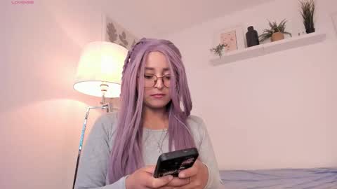 Miluu DH online show from December 20, 2025, 2:57 pm