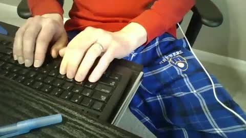 milwaukeebadger24 online show from February 28, 2025, 10:50 pm