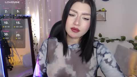 Mily online show from November 25, 2025, 2:28 pm