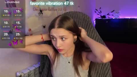 Snapshot of milyamess chatting on October 28, 2025, 5:15 pm Emily online show from October 28, 2025, 5:15 pm