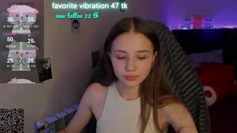 Snapshot of milyamess chatting on November 30, 2025, 6:45 pm Emily online show from November 30, 2025, 6:45 pm