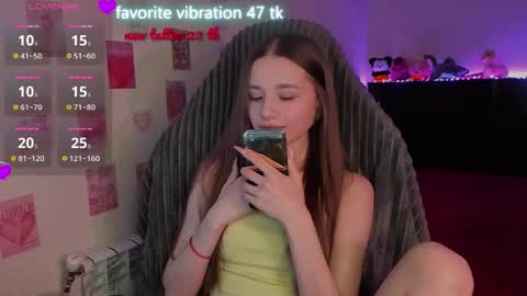 Snapshot of milyamess chatting on March 15, 2026, 6:36 pm Emily online show from March 15, 2026, 6:36 pm