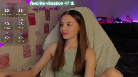 Snapshot of milyamess chatting on April 5, 2026, 7:22 pm Emily online show from April 5, 2026, 7:22 pm