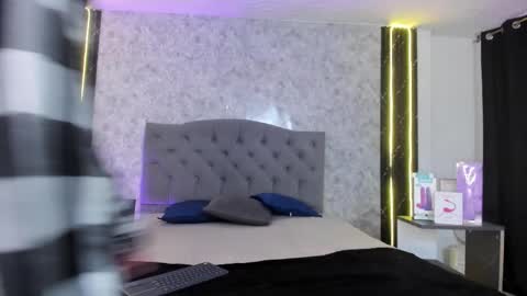 Mily online show from March 20, 2026, 2:49 am