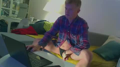 Snapshot of milymen26 chatting on March 14, 2026, 6:57 pm Milymen26 Polish man master fereskik straight mature online show from March 14, 2026, 6:57 pm