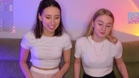 Snapshot of mimipaws chatting on April 1, 2026, 8:17 pm MilaBlack and StacyBlonde Today unboxing Lovens OMG online show from April 1, 2026, 8:17 pm