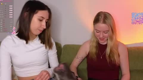 Snapshot of mimipaws chatting on April 11, 2026, 8:46 pm MilaBlack and StacyBlonde Today unboxing Lovens OMG online show from April 11, 2026, 8:46 pm