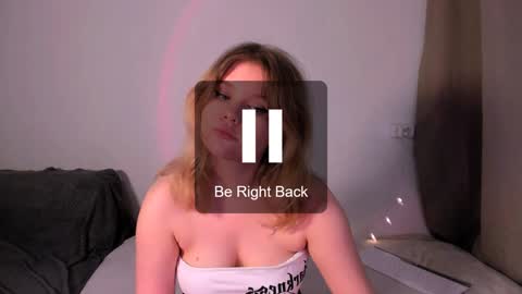 hi Im Mina  online show from December 12, 2024, 6:14 am