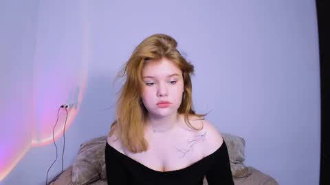 hi Im Mina  online show from November 29, 2025, 1:41 am